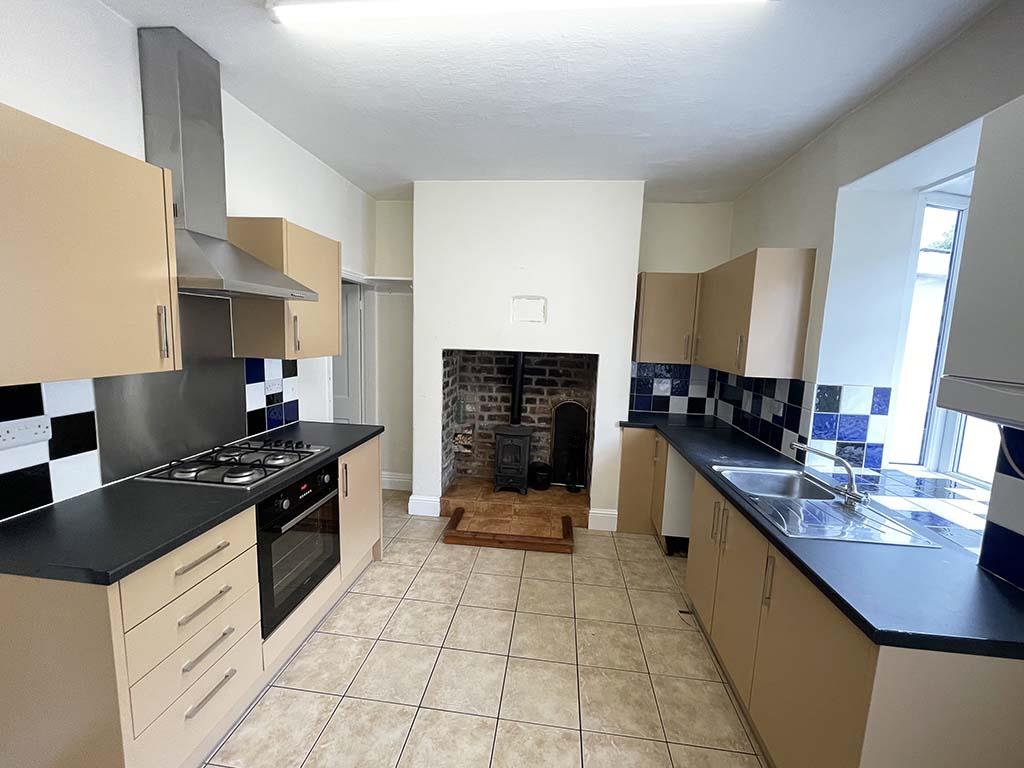 2 bedroom mid terrace house SSTC in Barnoldswick - IMG_5054.jpg